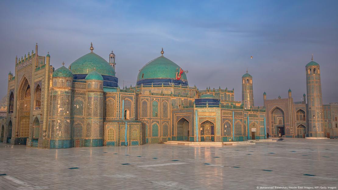 Masjid Biru Bersejarah Mazar-i-Sharif Rosak Dilanda Gempa Bumi Utara Afghanistan